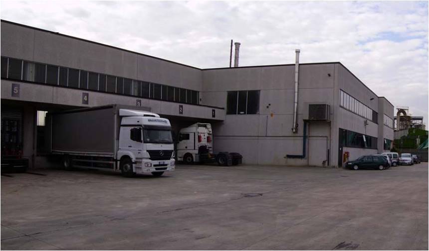 locale commerciale in affitto ad Arese