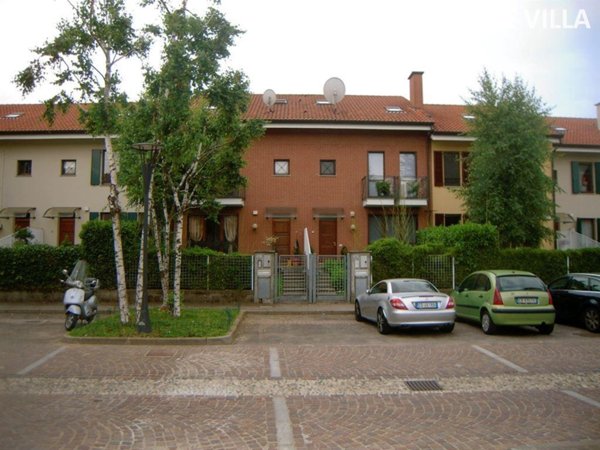 casa indipendente in affitto ad Arese