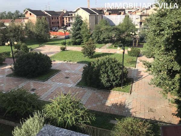 appartamento in affitto ad Arese in zona Valera