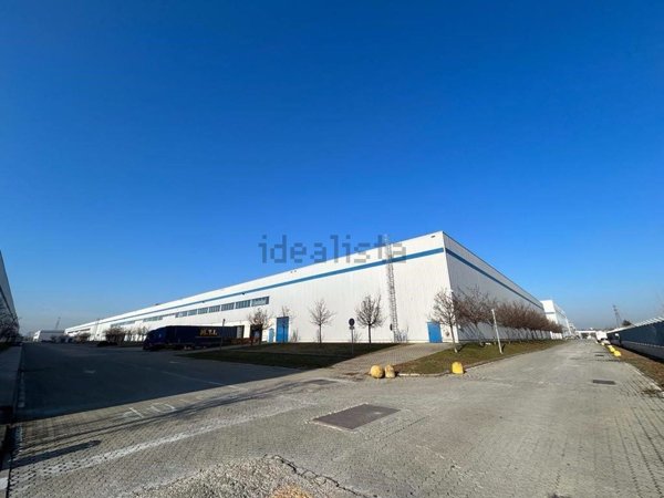 locale di sgombero in affitto ad Arese