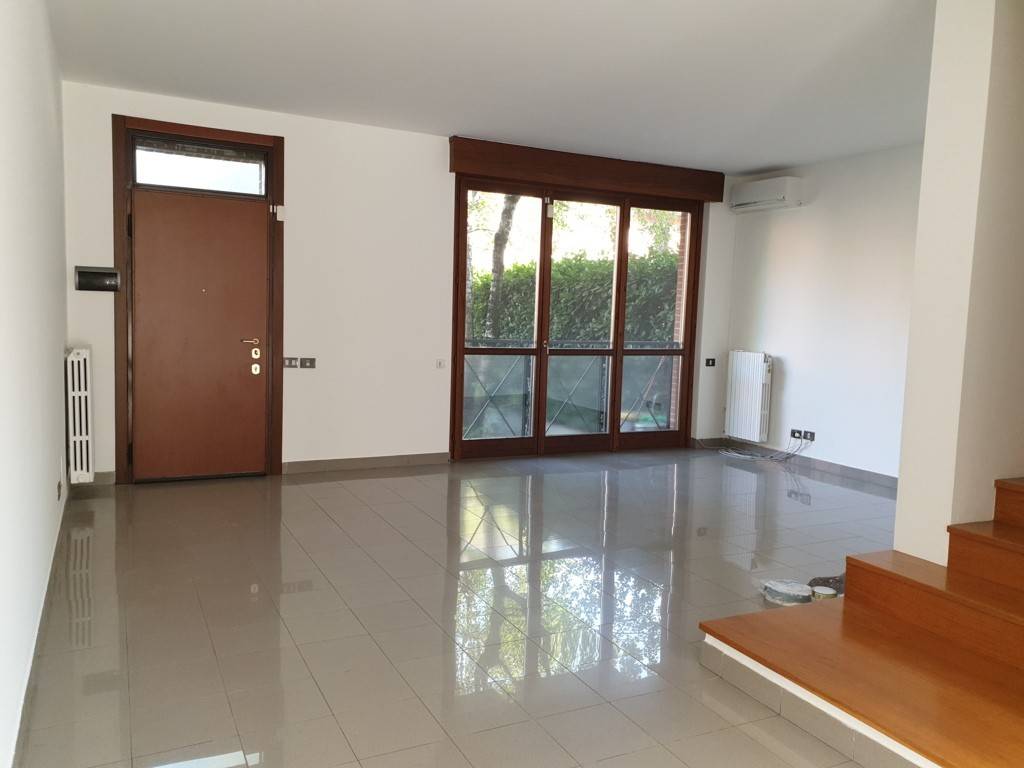 casa indipendente in affitto ad Arese