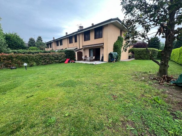 casa indipendente in affitto ad Arese