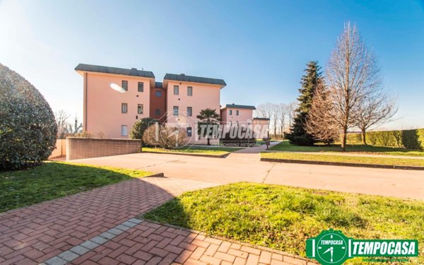 appartamento in affitto ad Arese in zona Valera