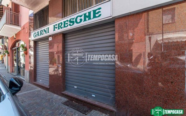 negozio in affitto ad Arese
