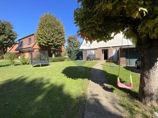 casa indipendente in affitto ad Arese