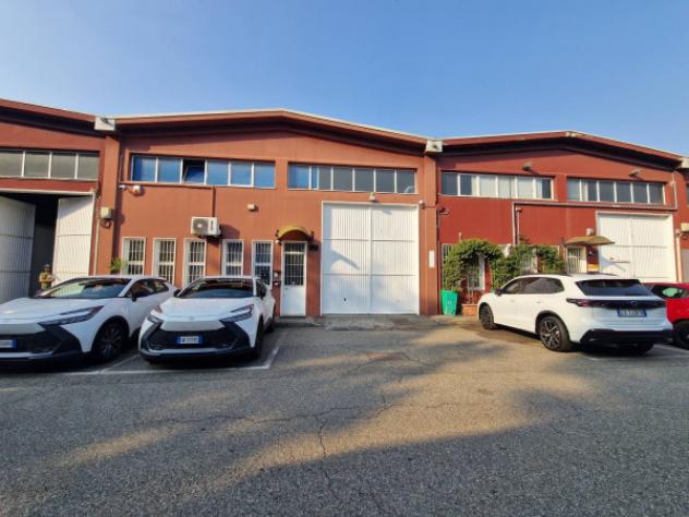 locale commerciale in affitto ad Arese