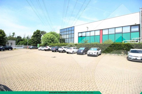 negozio in affitto ad Arese