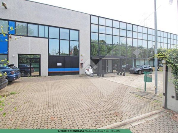 locale commerciale in affitto ad Arese