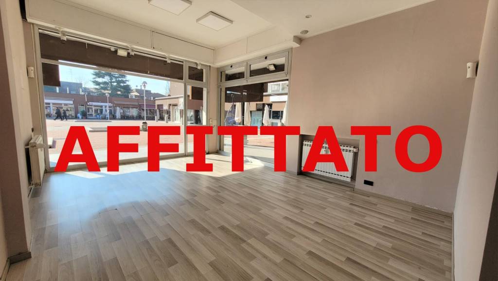 negozio in affitto ad Arese
