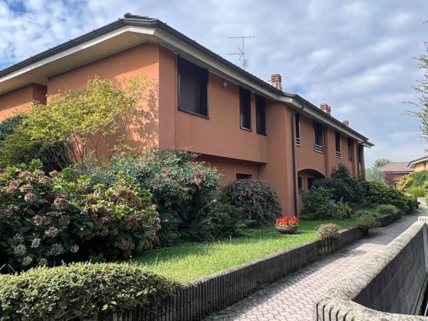casa indipendente in affitto ad Arese