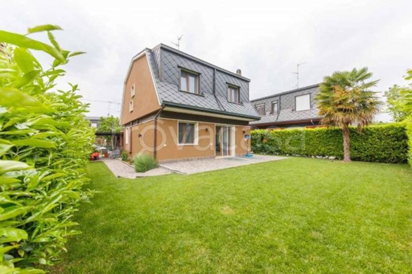 casa indipendente in affitto ad Arese