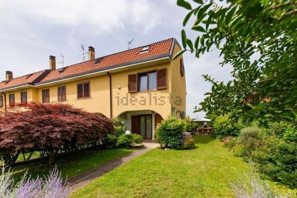 casa indipendente in affitto ad Arese