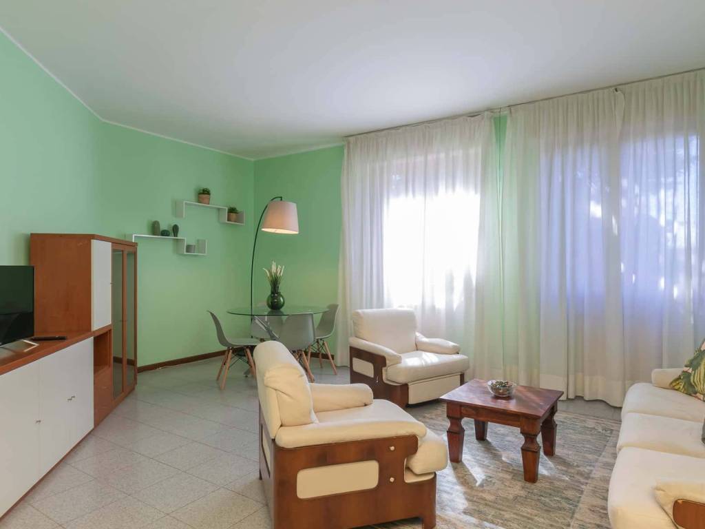 appartamento in affitto ad Arese in zona Valera