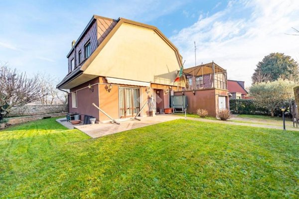 casa indipendente in affitto ad Arese