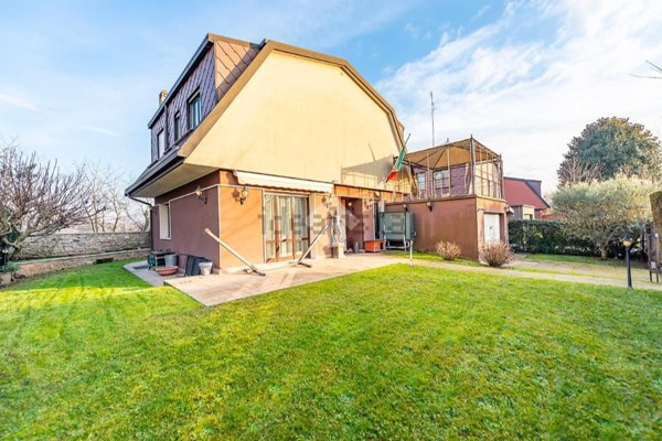 casa indipendente in affitto ad Arese
