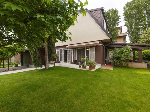 casa indipendente in affitto ad Arese