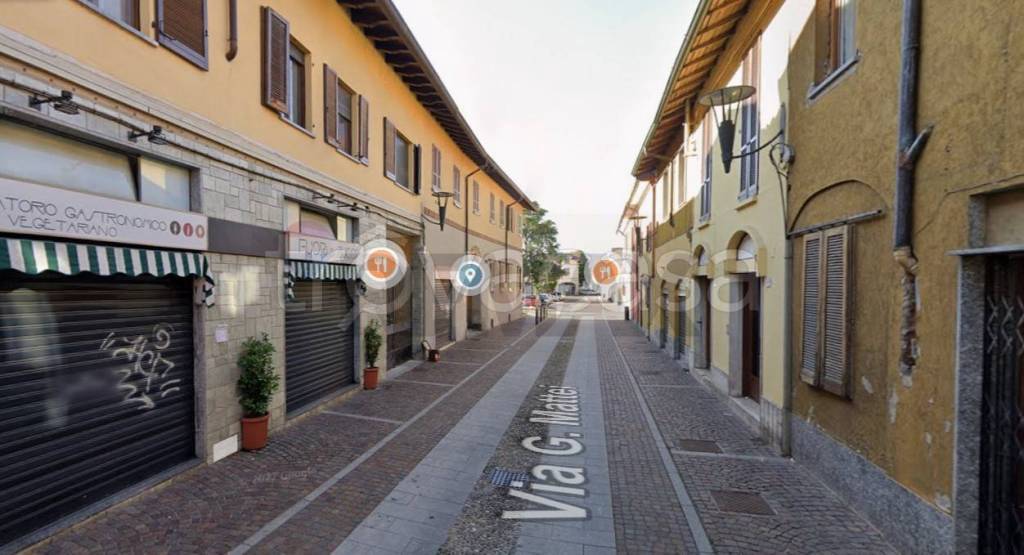 negozio in affitto ad Arese