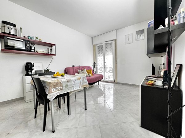 appartamento in affitto ad Arese in zona Valera