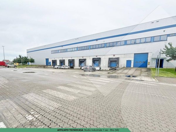 locale commerciale in affitto ad Arese