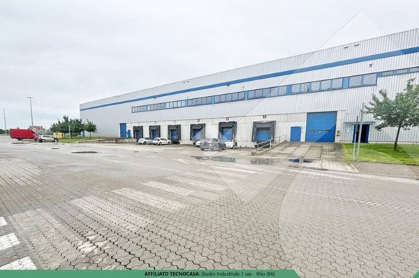 negozio in affitto ad Arese
