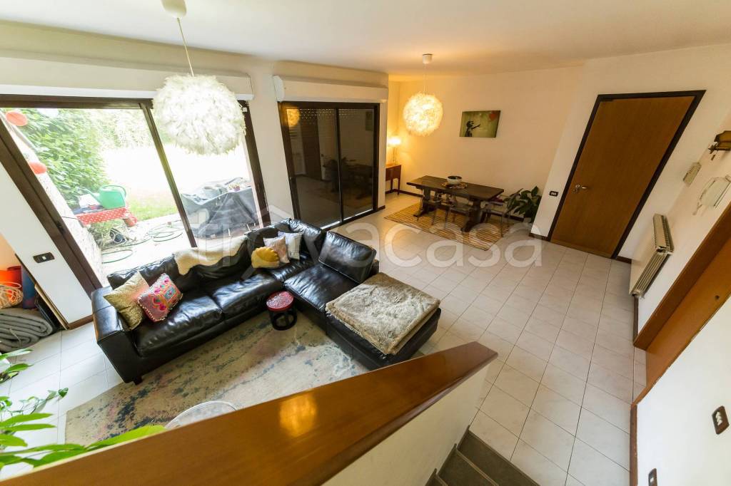 casa indipendente in affitto ad Arese