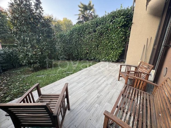 casa indipendente in affitto ad Arese in zona Valera