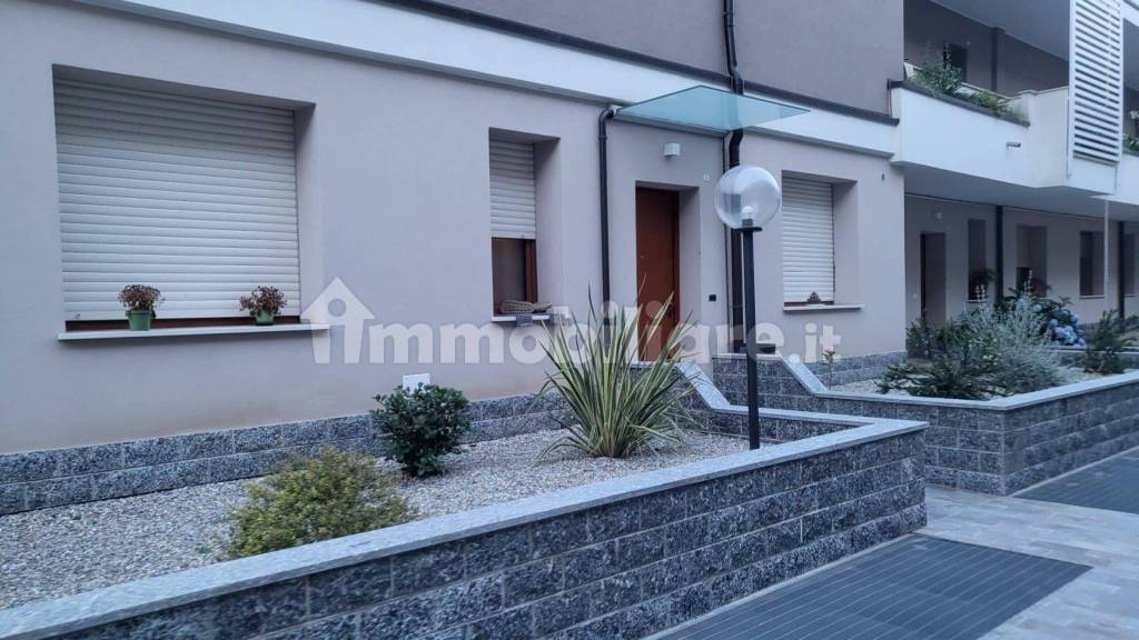 appartamento in affitto ad Arese in zona Valera