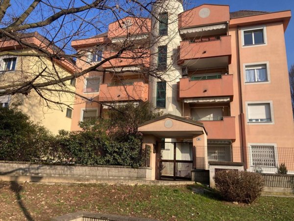 appartamento in affitto ad Arese in zona Valera