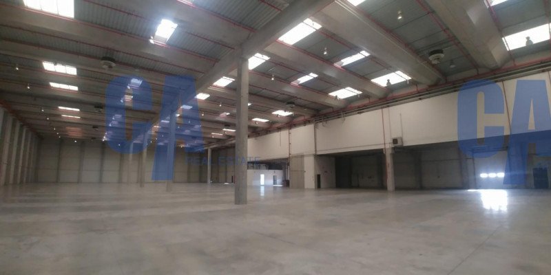 locale commerciale in affitto ad Arese in zona Valera
