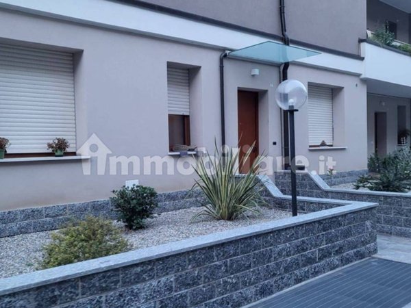 appartamento in affitto ad Arese in zona Valera