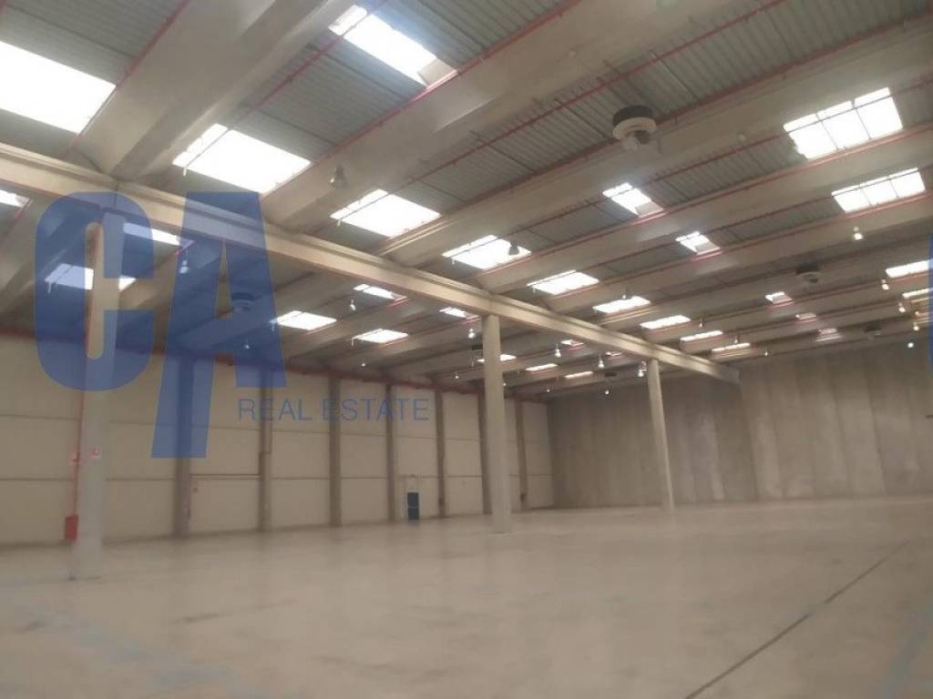 locale commerciale in affitto ad Arese in zona Valera