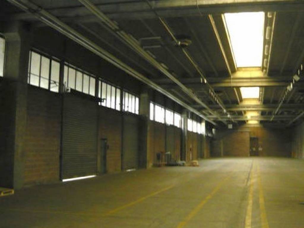 locale commerciale in affitto ad Arluno