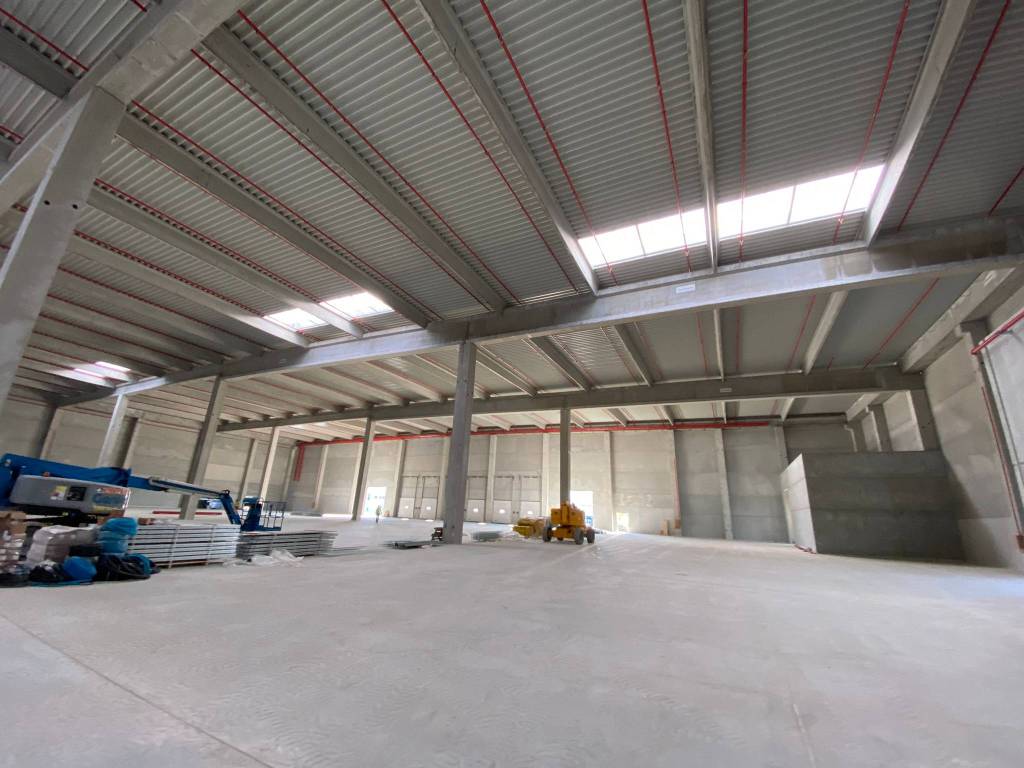 locale commerciale in affitto ad Arluno