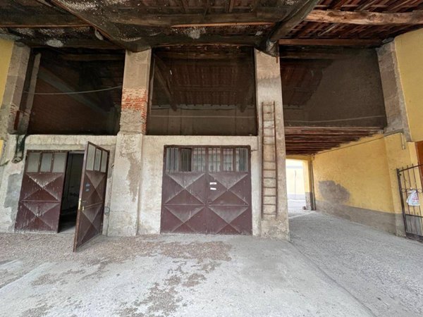 locale commerciale in affitto ad Arluno