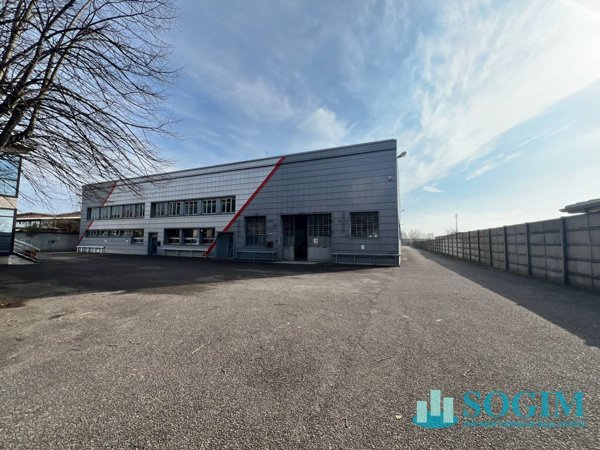 capannone in affitto ad Arluno