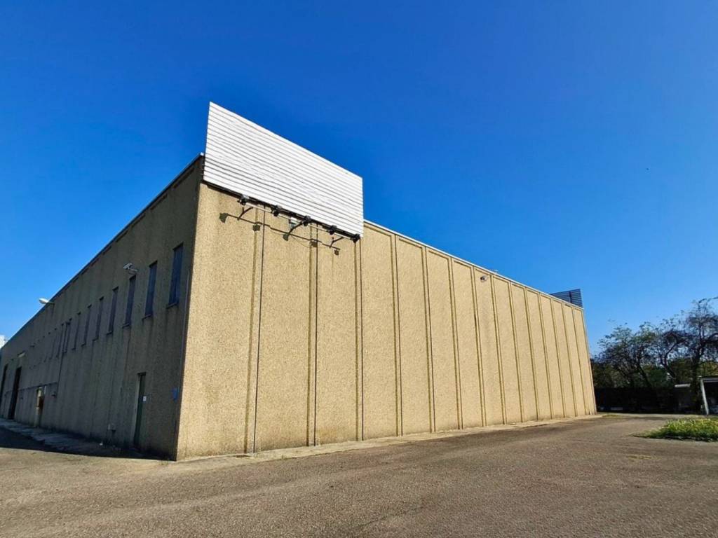 locale commerciale in affitto ad Arluno in zona Rogorotto