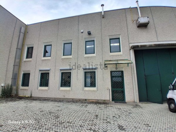 locale commerciale in affitto ad Arluno