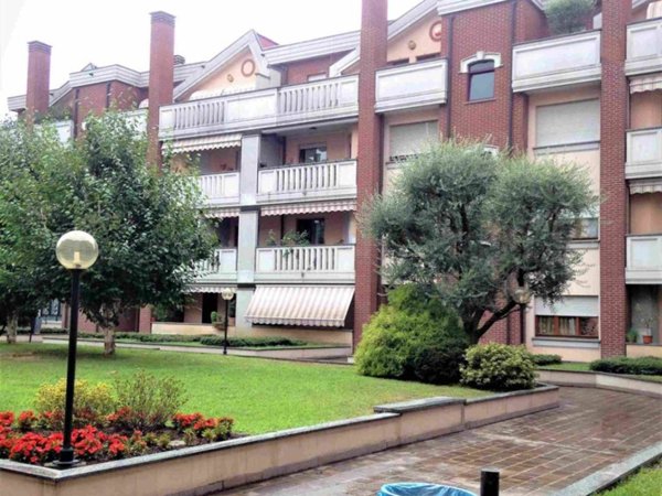 appartamento in affitto ad Arluno in zona Rogorotto