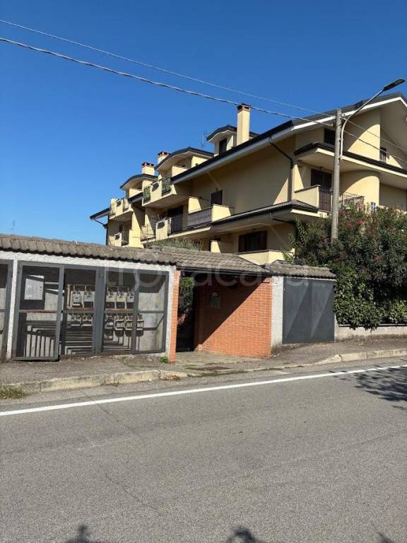 appartamento in affitto ad Arluno in zona Rogorotto