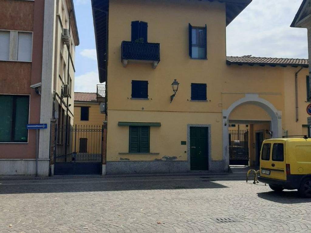 appartamento in affitto ad Arluno in zona Rogorotto