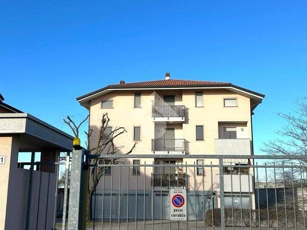 appartamento in affitto ad Arluno in zona Rogorotto
