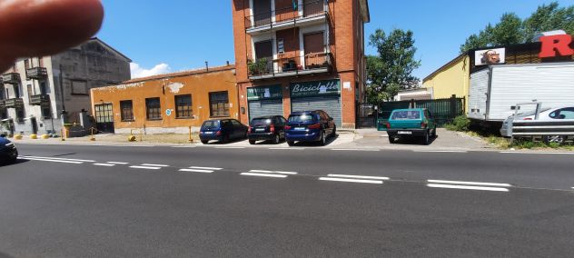 negozio in affitto ad Assago