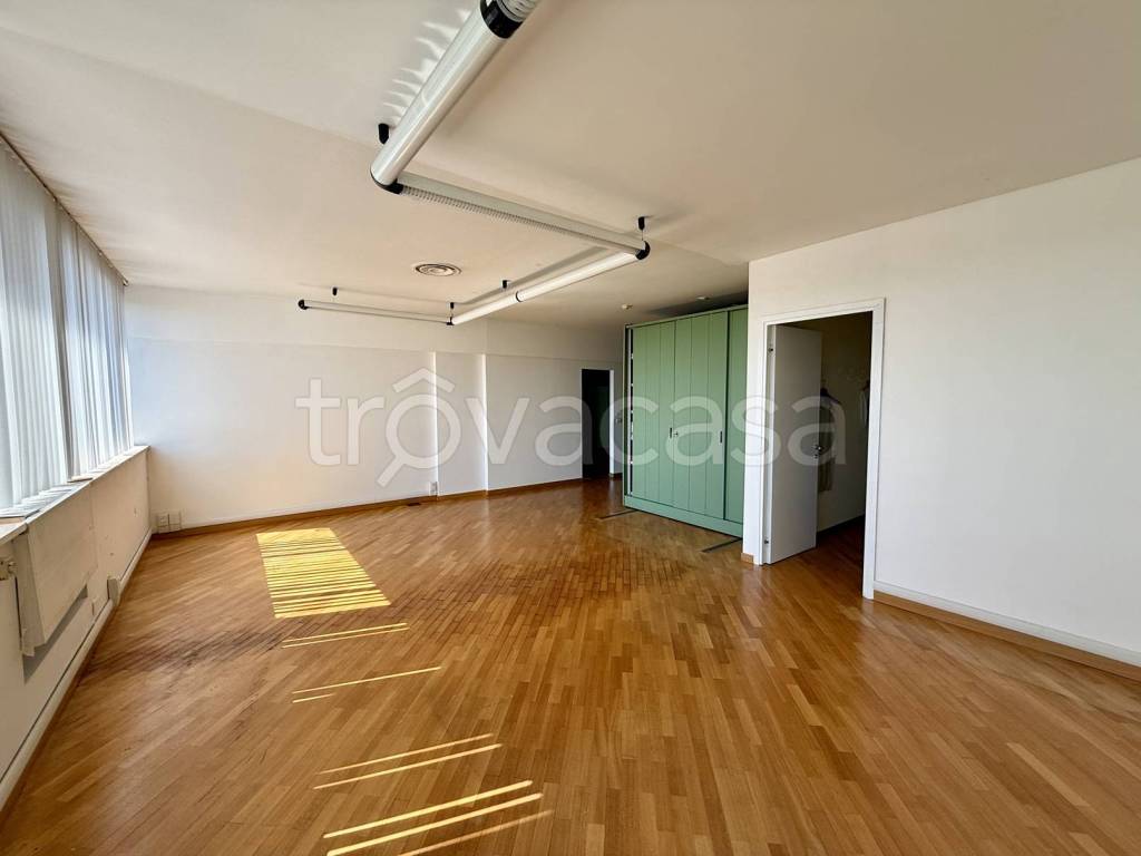 ufficio in affitto ad Assago