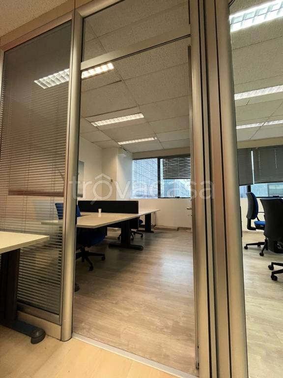 ufficio in affitto ad Assago