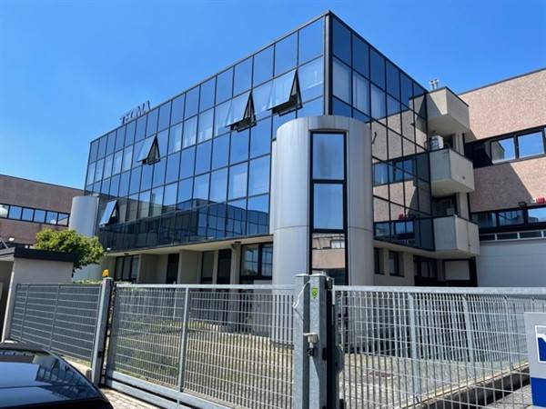 capannone in affitto ad Assago