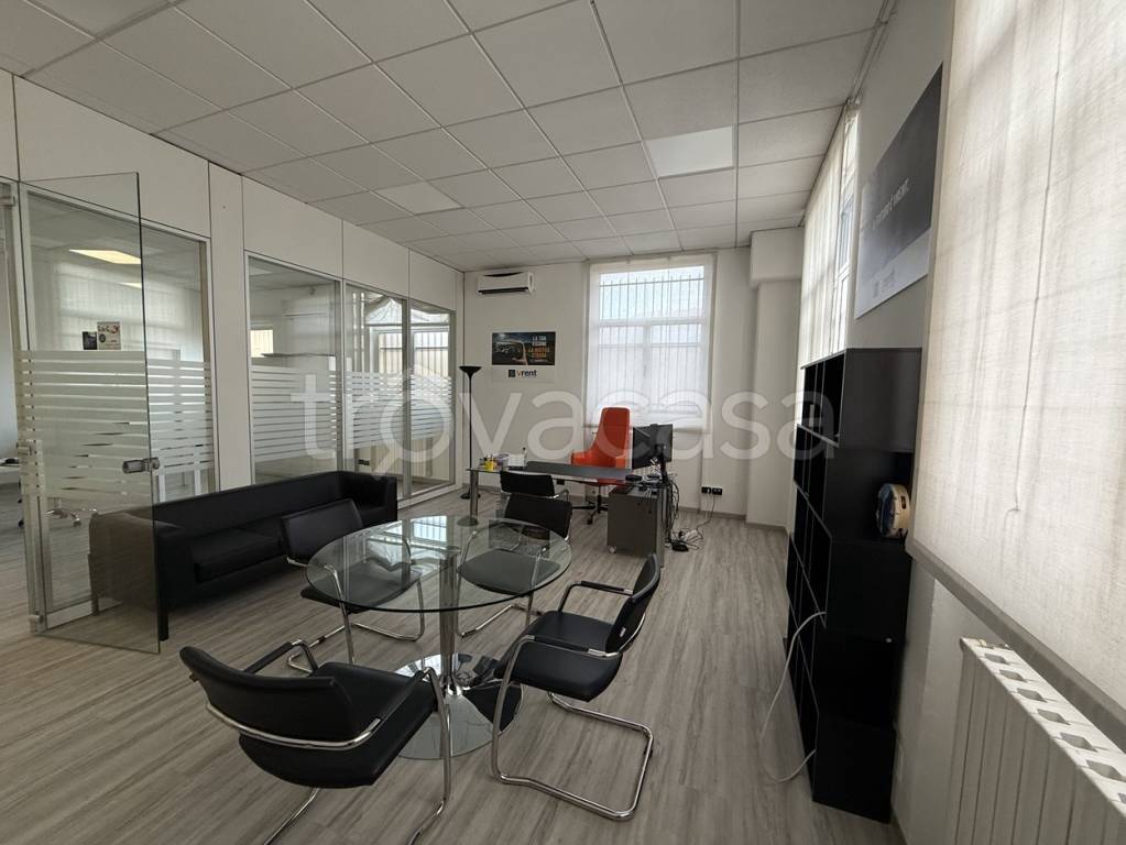 ufficio in affitto ad Assago