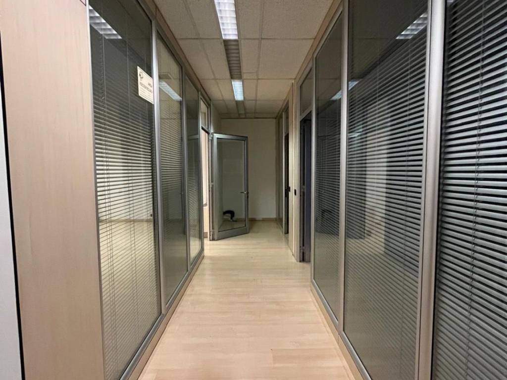 ufficio in affitto ad Assago