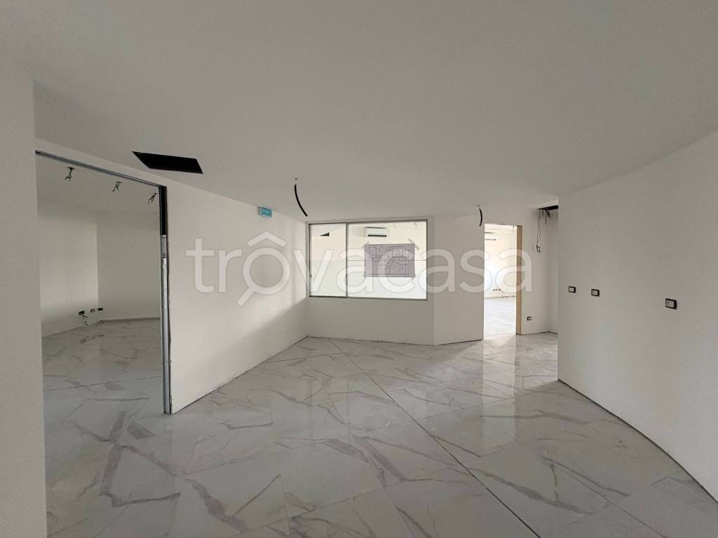 ufficio in affitto ad Assago