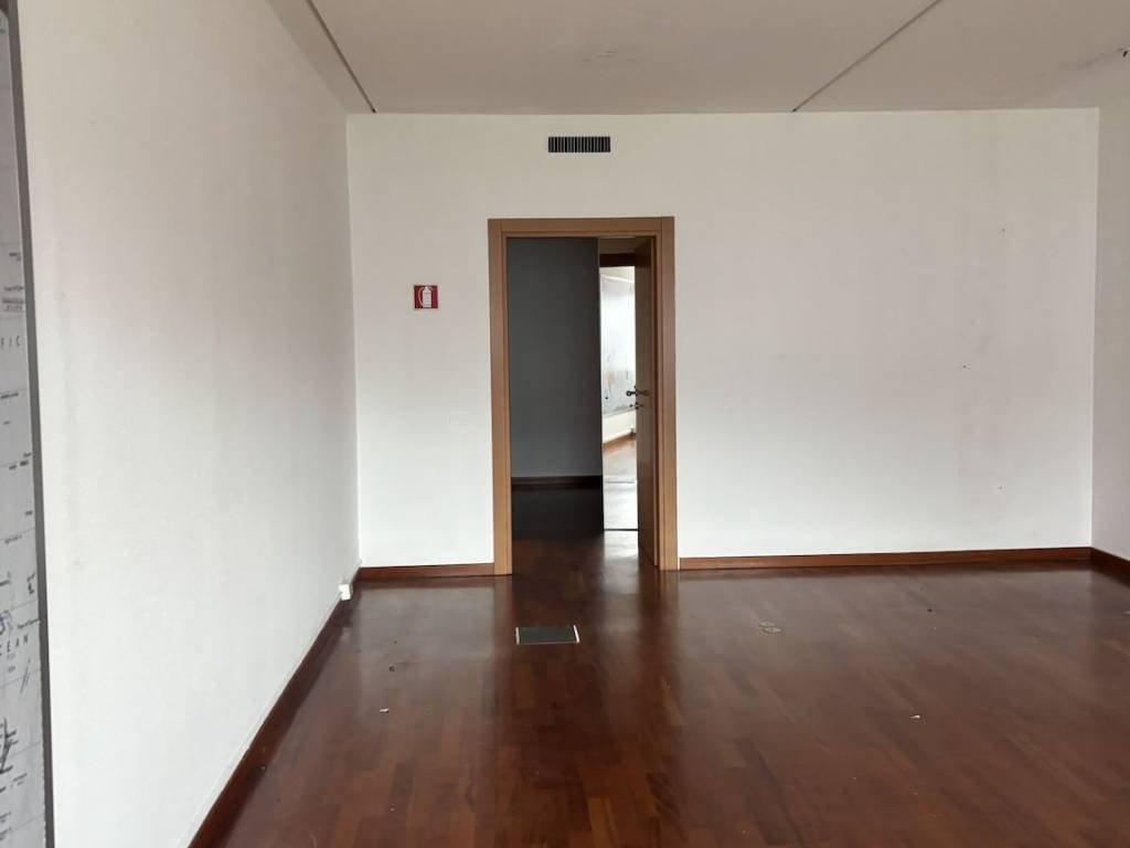 ufficio in affitto ad Assago