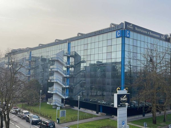 negozio in affitto ad Assago